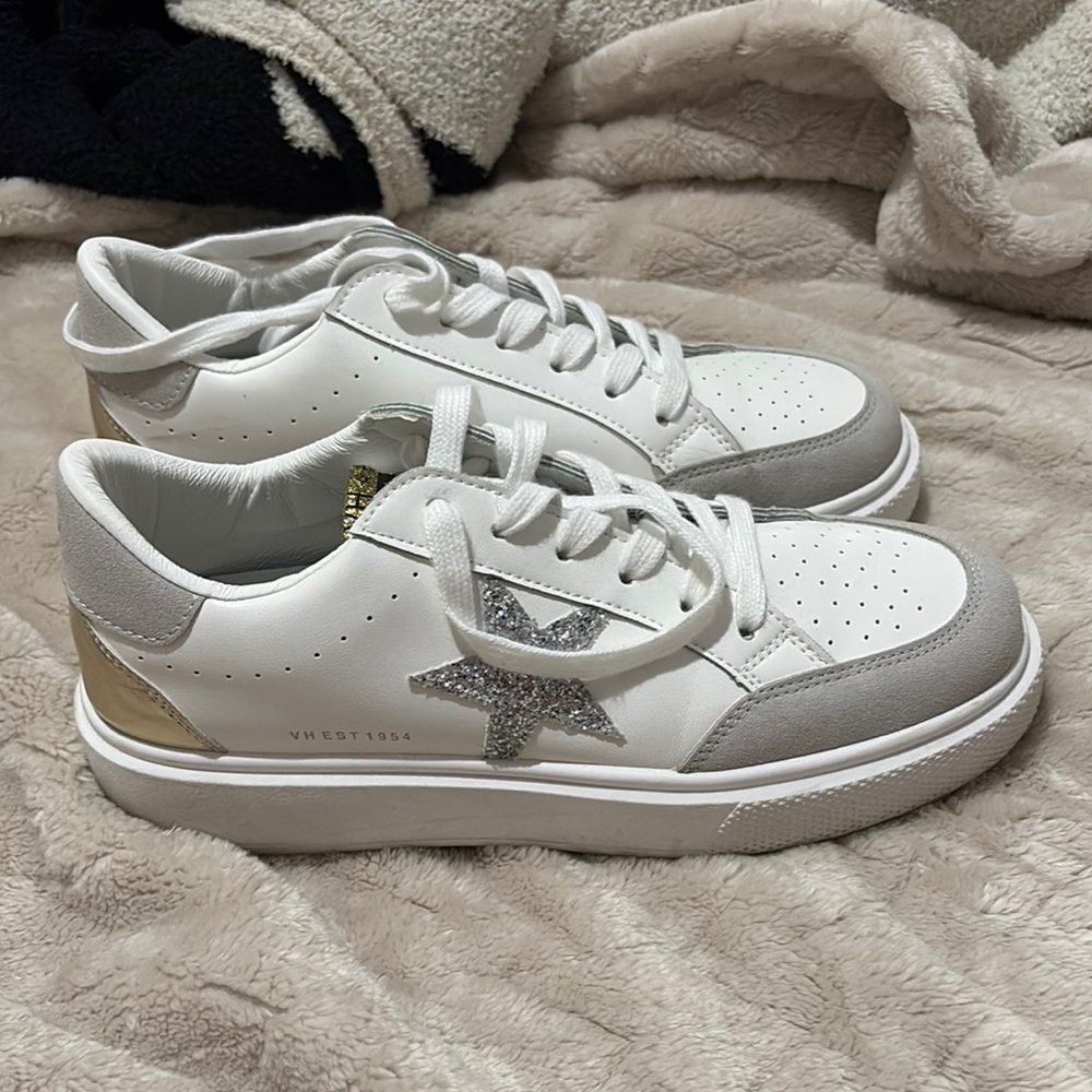 Vintage Havana White and Silver Star Sneakers